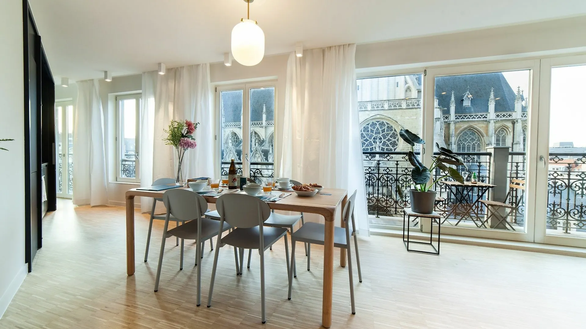 Sweet Inn Apartments Regence location